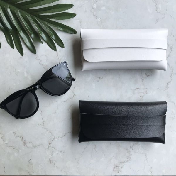 zsrrg wallet type case glasses case mirror portable small and delicate glasses mirror box leather manual pvc box black and white 2-color wir
zsrrg wallet type case glasses case mirror portable small and delicate glasses mirror box leather manual pvc box black and white 2-color wir