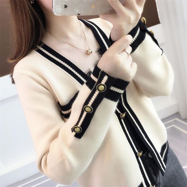 2019 sweater female color stitching solid color long-sleeved jacket female short cardigan autumn new loose thin section knitting, White
2019 sweater female color stitching solid color long-sleeved jacket female short cardigan autumn new loose thin section knitting, White