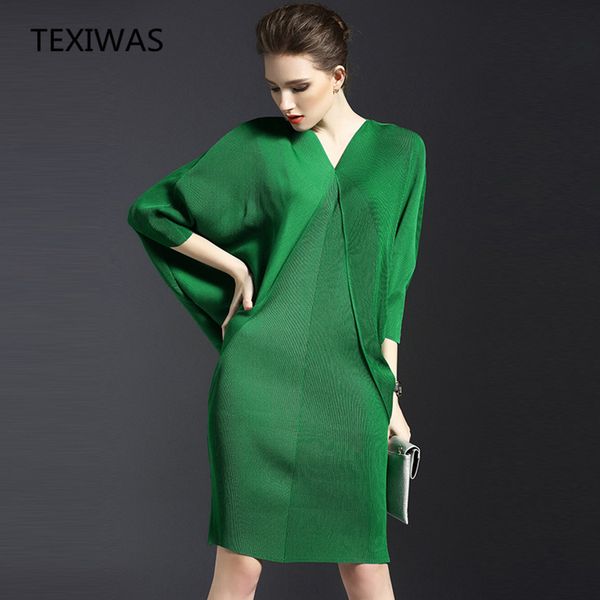 texiwas 2019 spring and autumn new temperament v-neck bat long sleeve women's bag buttocks solid color fold dress, Black;gray
texiwas 2019 spring and autumn new temperament v-neck bat long sleeve women's bag buttocks solid color fold dress, Black;gray