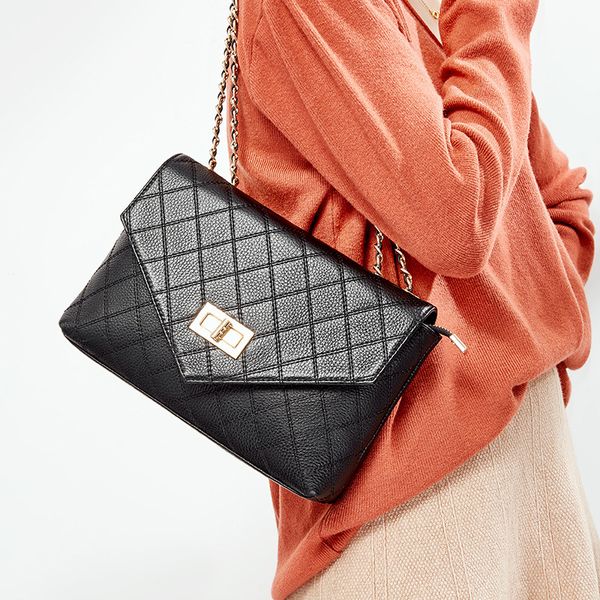 leather women's bag 2019 new embroidered cowhide women's bag fashion ringer chain shoulder
leather women's bag 2019 new embroidered cowhide women's bag fashion ringer chain shoulder