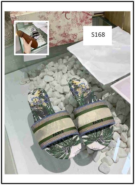 new dazzle flowers women designer slippers flat bottom embroidery sandal floral brocade slipper beach causal sandals 8, Black
new dazzle flowers women designer slippers flat bottom embroidery sandal floral brocade slipper beach causal sandals 8, Black