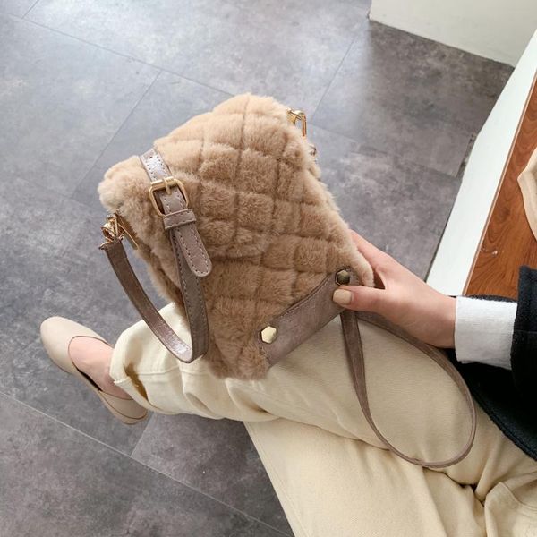 women's faux fur fashion shoulder bag plush winter messenger bag large capacity women mobile wallet small square
women's faux fur fashion shoulder bag plush winter messenger bag large capacity women mobile wallet small square