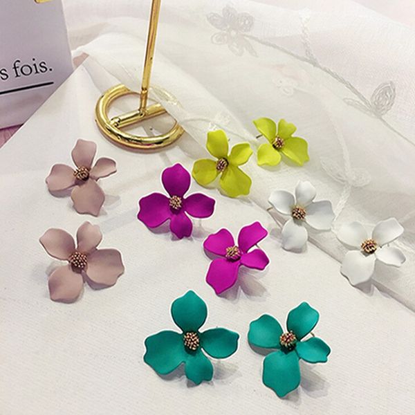 korean style cute flower stud earrings for women 2020 new fashion sweet earrings wholesale jewelry, Golden;silver
korean style cute flower stud earrings for women 2020 new fashion sweet earrings wholesale jewelry, Golden;silver