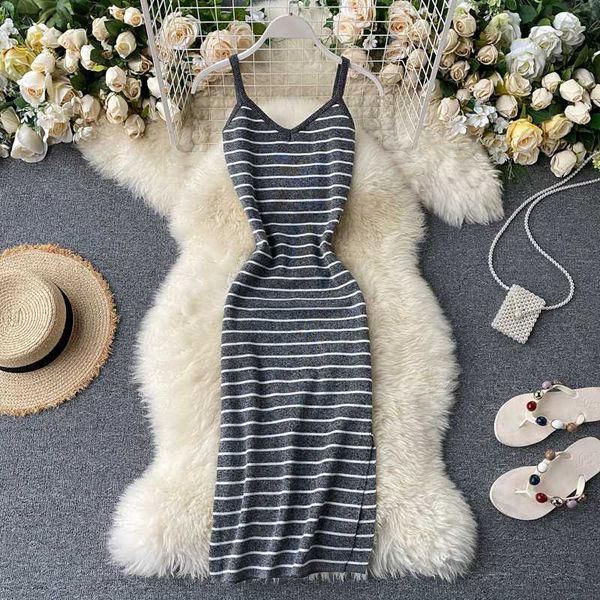 black/white/gray striped women knitted dress summer 2020 vestidos verano v-neck sleeveless spaghetti strap dress for female, Black;gray
black/white/gray striped women knitted dress summer 2020 vestidos verano v-neck sleeveless spaghetti strap dress for female, Black;gray