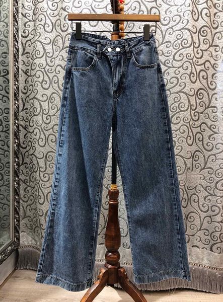 the new autumn and winter 2019 women's wild two button waist straight jeans 1014, Blue
the new autumn and winter 2019 women's wild two button waist straight jeans 1014, Blue