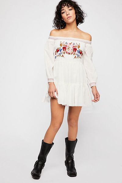 new frEpEo bohemian flower embroidered one-shoulder shirt dresses girl dress Luxury designer casual lady off-shoulder dress, Black;gray
new frEpEo bohemian flower embroidered one-shoulder shirt dresses girl dress Luxury designer casual lady off-shoulder dress, Black;gray