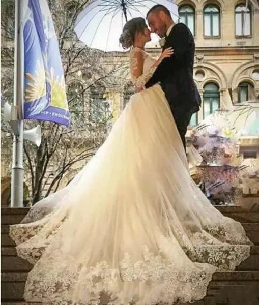 2019 long sleeve muslim mermaid v neck wedding dresses with detachable train white lace appllique princess vintage wedding gowns h031
2019 long sleeve muslim mermaid v neck wedding dresses with detachable train white lace appllique princess vintage wedding gowns h031