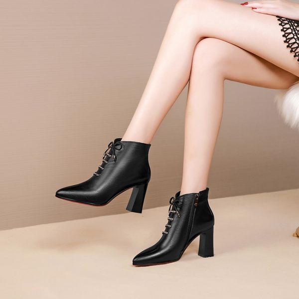 mljuese 2020 women soft ankle boots cow leather lace up winter short plush pointed toe high heel boots women size 40, Black
mljuese 2020 women soft ankle boots cow leather lace up winter short plush pointed toe high heel boots women size 40, Black