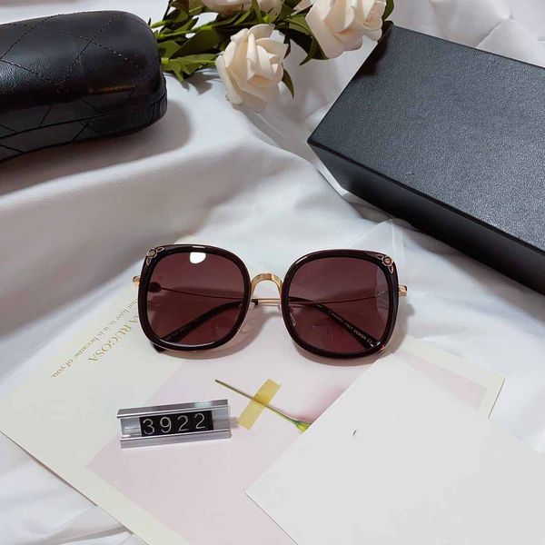 excellent quality fashion designer sunglasses semi rimless sun glasses for mens womens frame green glass lenses with cases and box, White;black
excellent quality fashion designer sunglasses semi rimless sun glasses for mens womens frame green glass lenses with cases and box, White;black