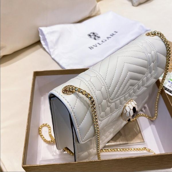 2020 fashion lady's one-shouldered cross handbag, envelope bag, classic must-have handbag, soft and simple
2020 fashion lady's one-shouldered cross handbag, envelope bag, classic must-have handbag, soft and simple