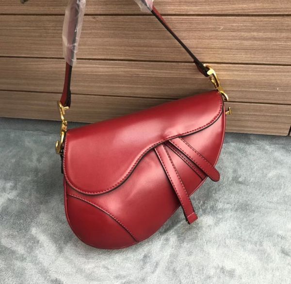 luxury classic designer handbag leather womens shoulder bag saddle bag new fashion metal letter handbag
luxury classic designer handbag leather womens shoulder bag saddle bag new fashion metal letter handbag