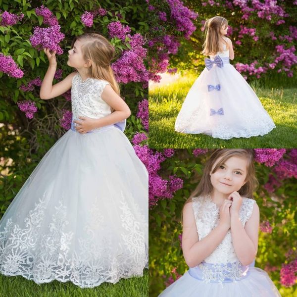 lovely sequins flower girls dresses for wedding lace appliques jewel neck girls first communion dresses kids formal wear with purple bow, White;blue
lovely sequins flower girls dresses for wedding lace appliques jewel neck girls first communion dresses kids formal wear with purple bow, White;blue