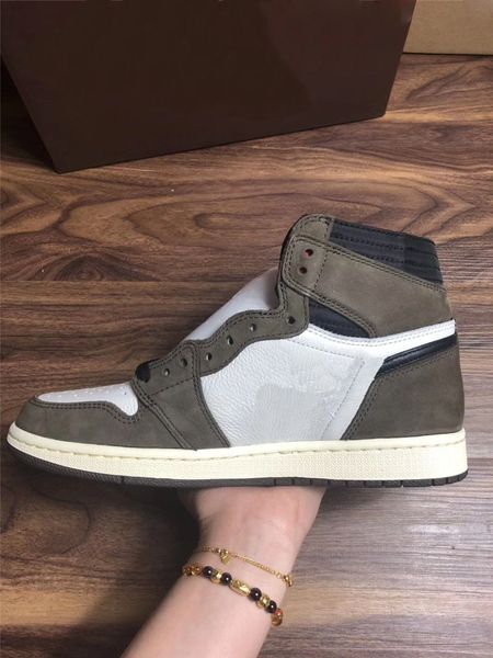 2019 New Travis Scott Retro Mens Basketball Shoes Sneakers 1 1s Suede Brown Men Boy Athentic Sports Designer Trainers Running Shoes
2019 New Travis Scott Retro Mens Basketball Shoes Sneakers 1 1s Suede Brown Men Boy Athentic Sports Designer Trainers Running Shoes