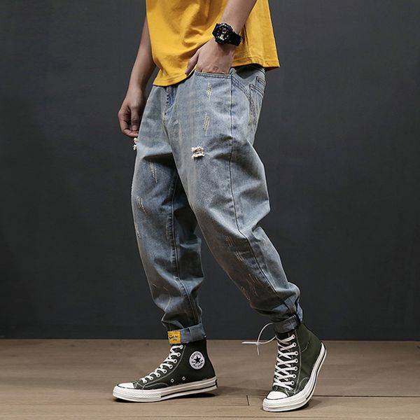 fashion streetwear men jeans loose fit retro blue wash ripped jeans men harem pants big size 28-42 hip hop hombre
fashion streetwear men jeans loose fit retro blue wash ripped jeans men harem pants big size 28-42 hip hop hombre