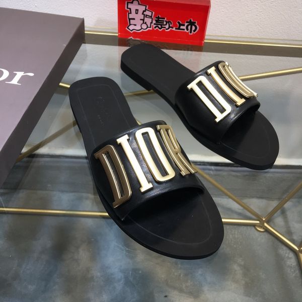 Модные босоножки-тапочки для мужчин и женщин с оригинальной коробкой Hot Designer унис
Модные босоножки-тапочки для мужчин и женщин с оригинальной коробкой Hot Designer унис
