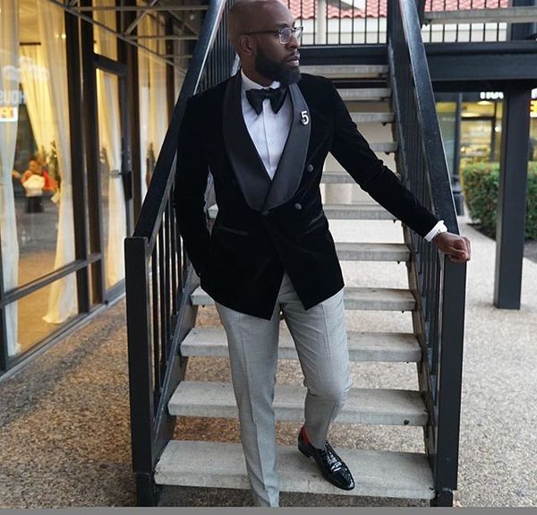 men's suits 2 pieces shawl lapel groom tuxedos velvet men wedding coat and grey pants ( jacket+pants+tie) custom made, White;black
men's suits 2 pieces shawl lapel groom tuxedos velvet men wedding coat and grey pants ( jacket+pants+tie) custom made, White;black