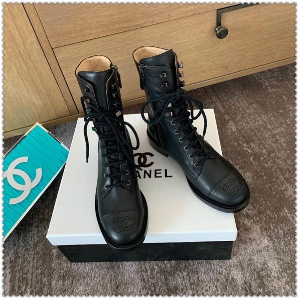 2019 spring and autumn new women s luxury boots, high-quality leather material outdoor travel shoes, a generation of original boxes, Blue;gray
2019 spring and autumn new women s luxury boots, high-quality leather material outdoor travel shoes, a generation of original boxes, Blue;gray