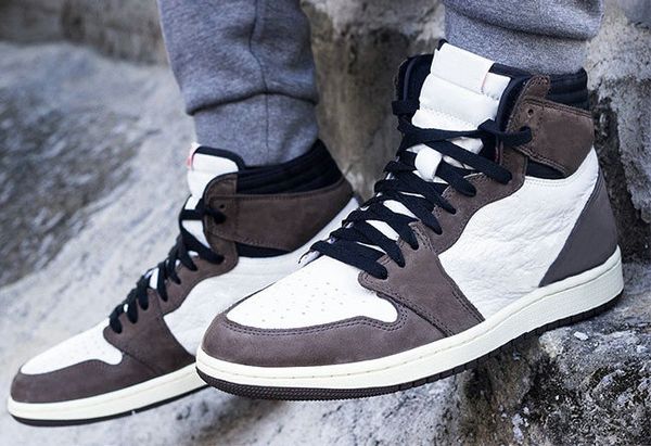 highest get version travis scott 1 cactus jack man designer basketball shoes soft i sail black dark mocha red fashion trainers with box, White;red
highest get version travis scott 1 cactus jack man designer basketball shoes soft i sail black dark mocha red fashion trainers with box, White;red