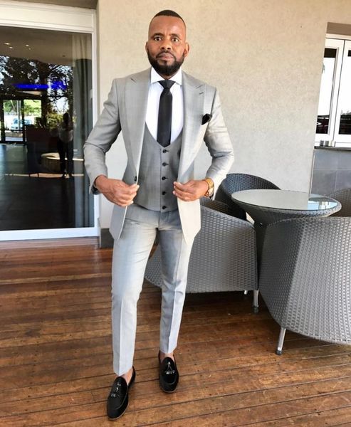 light grey men suit slim fit jacket peaked lapel tuxedo custom made groomsman wedding groom suits 2018 (blazer+pants+vest+tie, White;black
light grey men suit slim fit jacket peaked lapel tuxedo custom made groomsman wedding groom suits 2018 (blazer+pants+vest+tie, White;black