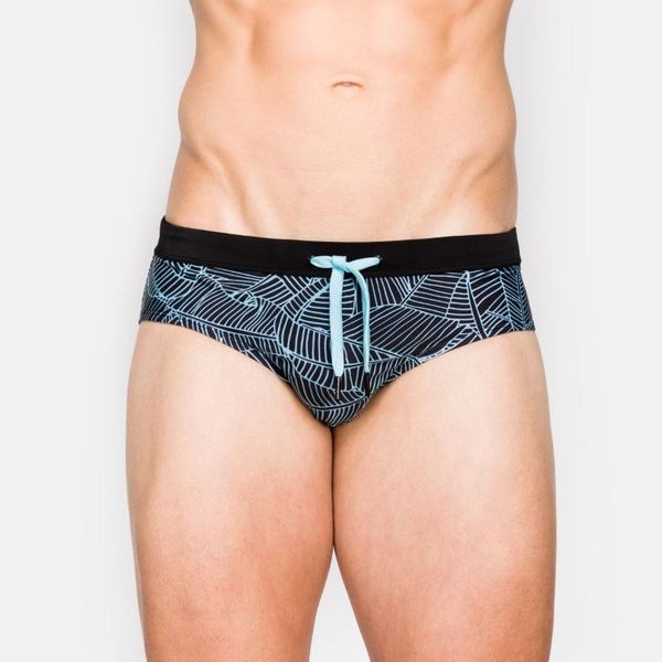 new style men leaf abstract triangular swimming trunks foreign trade body hugging with drawstring europe america /30
new style men leaf abstract triangular swimming trunks foreign trade body hugging with drawstring europe america /30