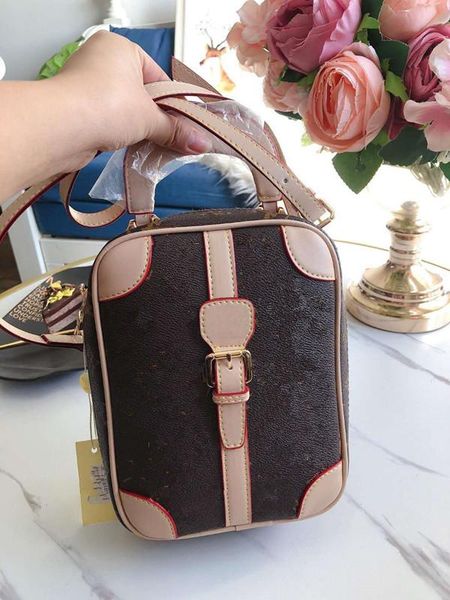 one shoulder new retro 2020 box with in genuine leather handbag bucket bags woman inclined female bag purses handbags luxury women handbags
one shoulder new retro 2020 box with in genuine leather handbag bucket bags woman inclined female bag purses handbags luxury women handbags
