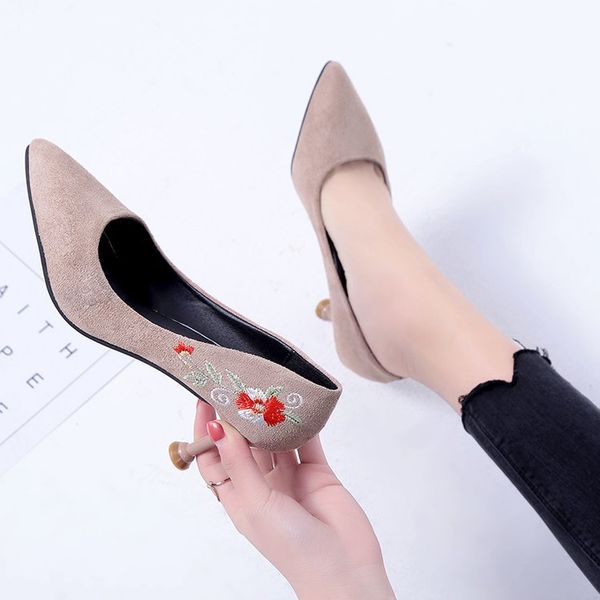 2019 new style fashion embroidery flowers shoes women's thin heeled high heel shoes pointed shallow mouth suede black business w
2019 new style fashion embroidery flowers shoes women's thin heeled high heel shoes pointed shallow mouth suede black business w