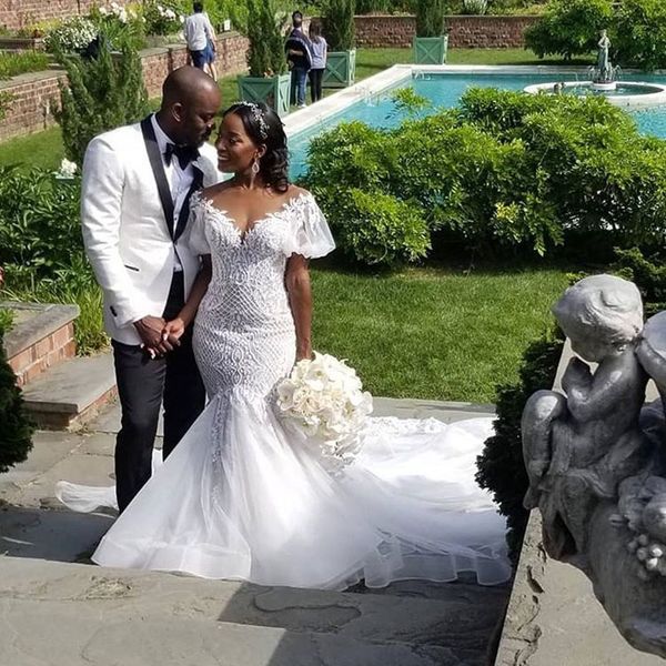 белые костюмы для мужчин свадебной tuxedo groom blazer черных брюк партии вечер 2piece terno slim fit мужчину для костюма марьяж homme, White;black
белые костюмы для мужчин свадебной tuxedo groom blazer черных брюк партии вечер 2piece terno slim fit мужчину для костюма марьяж homme, White;black