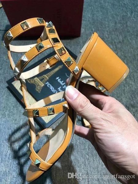 2019 designer sandals strap heel dress sandals suedue patent flip flops leather shoes luxury sandals with box size 35-41 women slippers, Black
2019 designer sandals strap heel dress sandals suedue patent flip flops leather shoes luxury sandals with box size 35-41 women slippers, Black