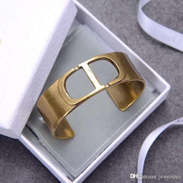 new cd retro minimalist opening designer bracelet luxury designer jewelry women bracelets, White
new cd retro minimalist opening designer bracelet luxury designer jewelry women bracelets, White