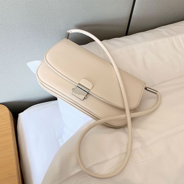 new design fashion armpit bag & elegant handbag square bag messenger shoulder width 25.5cm height 15cm thickness 4cm
new design fashion armpit bag & elegant handbag square bag messenger shoulder width 25.5cm height 15cm thickness 4cm