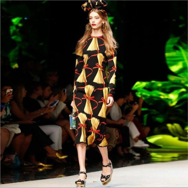 new runway dress 2019 autumn/winter brand desinger full sleeve diamond button pasta printed dress ing, Black
new runway dress 2019 autumn/winter brand desinger full sleeve diamond button pasta printed dress ing, Black