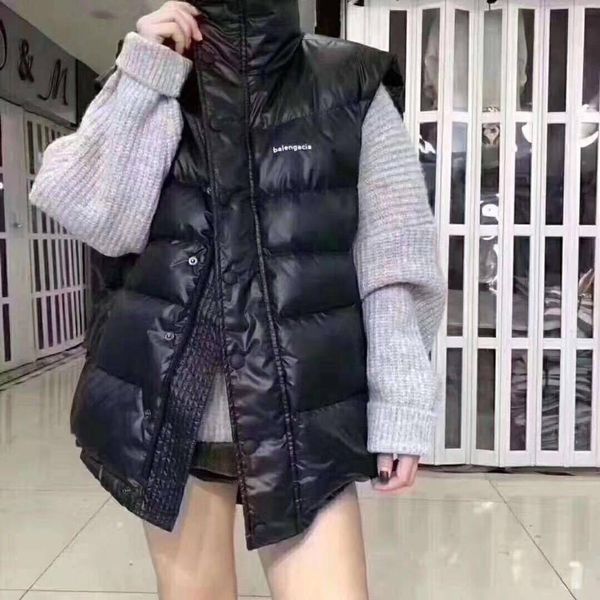 down jacket vest 2019 winter new korean version of the vest shoulder stand thickening short paragraph versatile coat female, Black;white
down jacket vest 2019 winter new korean version of the vest shoulder stand thickening short paragraph versatile coat female, Black;white