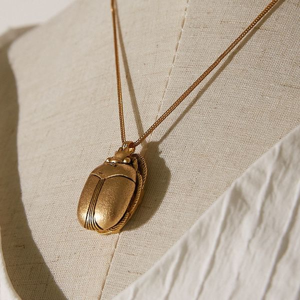 vintage gold color egyptian pharaoh design jewelry beetle necklace vintage chain insect pendant brand jewelry copper jewelry, Silver
vintage gold color egyptian pharaoh design jewelry beetle necklace vintage chain insect pendant brand jewelry copper jewelry, Silver