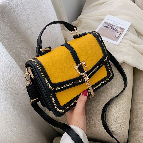 women's bag new korean fashion stitching hit color single shoulder diagonal cross portable embroidery small square bag
women's bag new korean fashion stitching hit color single shoulder diagonal cross portable embroidery small square bag