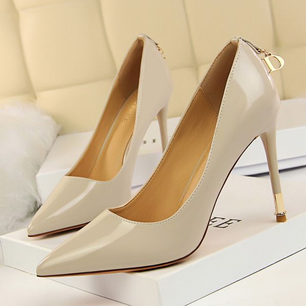 patent leather shoes brand black heels women high heels italian shoes women designers stiletto extreme high heels women shoes ayakkabi
patent leather shoes brand black heels women high heels italian shoes women designers stiletto extreme high heels women shoes ayakkabi