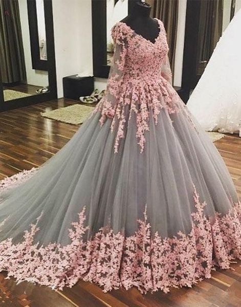 blush pink lace applicated quinceanera dresses gray long sleeve v neck girls evening formal gown vestidos de quinceañera sweet 15 16 dresses, Blue;red
blush pink lace applicated quinceanera dresses gray long sleeve v neck girls evening formal gown vestidos de quinceañera sweet 15 16 dresses, Blue;red