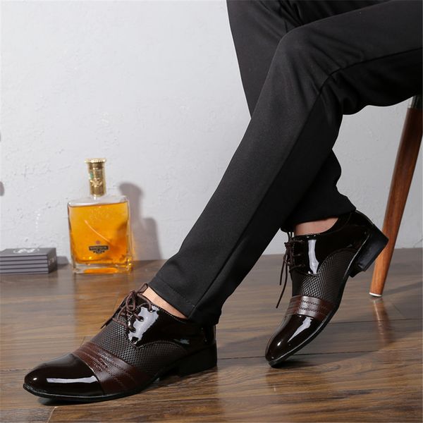 men shoes oxford lace-up flats 2019 new fashion pu leather zapatos hombre man casual shoes flats black pointed size 39-46
men shoes oxford lace-up flats 2019 new fashion pu leather zapatos hombre man casual shoes flats black pointed size 39-46