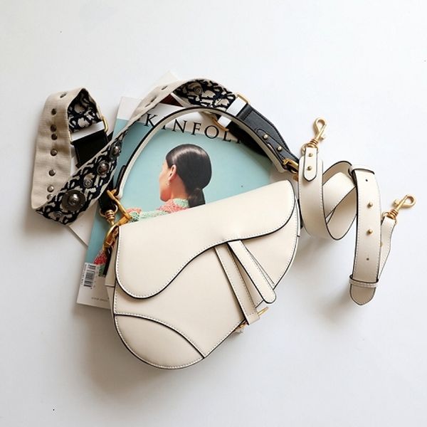 2020 designer women's handbags new high-end luxury letter shoulder bag high-quality leather messenger bag luxury saddle bag
2020 designer women's handbags new high-end luxury letter shoulder bag high-quality leather messenger bag luxury saddle bag