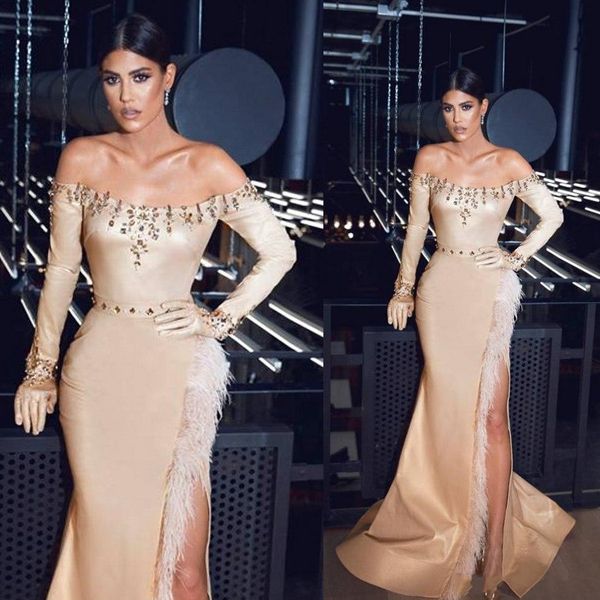 2019 Long Sleeve Champagne Split Elegant Prom Dresses Feather Mermaid Off Shoulder Formal Occasion Evening Dress Arabic Beaded Party Dresses
2019 Long Sleeve Champagne Split Elegant Prom Dresses Feather Mermaid Off Shoulder Formal Occasion Evening Dress Arabic Beaded Party Dresses