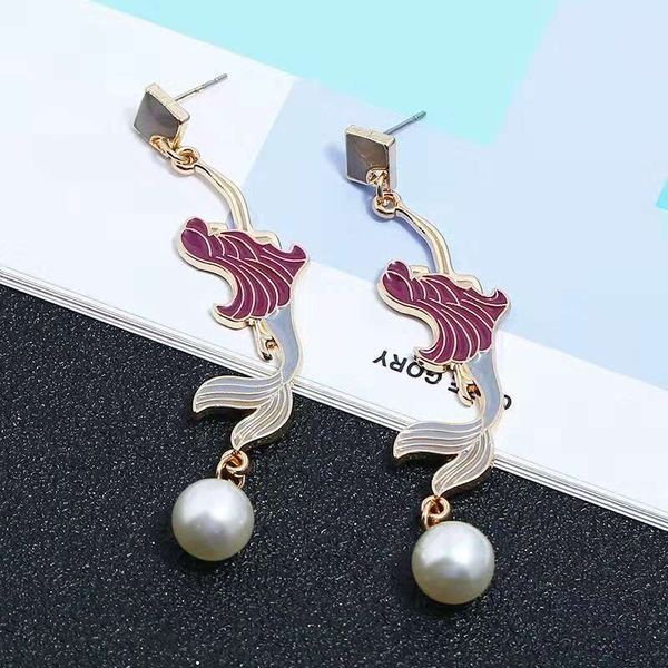 wholesale- pearl dangle earrings cartoon ningyo hime chandelier ear drops women girl fashionable alloy jewelry ing, Silver
wholesale- pearl dangle earrings cartoon ningyo hime chandelier ear drops women girl fashionable alloy jewelry ing, Silver