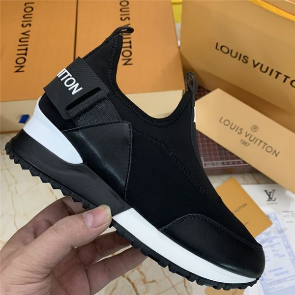 2020 new v2q high-quality men's and women's casual sports shoes leather shoes couple models, fashionable wild flat shoes, box numb
2020 new v2q high-quality men's and women's casual sports shoes leather shoes couple models, fashionable wild flat shoes, box numb