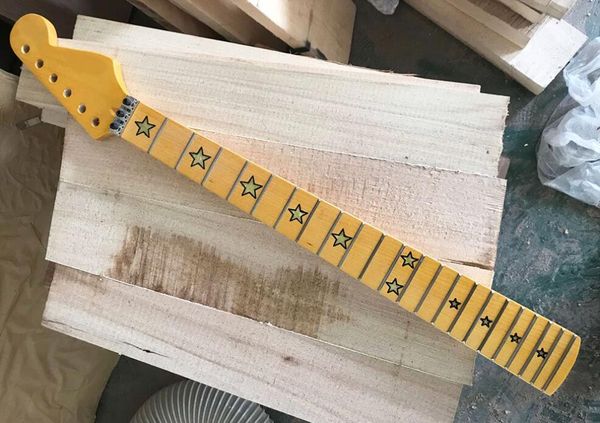 guitarra electrica де fábrica ретро куэлло де арсе амарилло против incrustaciones estrellas, 22 ладов, tablero де арсе амарилло
guitarra electrica де fábrica ретро куэлло де арсе амарилло против incrustaciones estrellas, 22 ладов, tablero де арсе амарилло