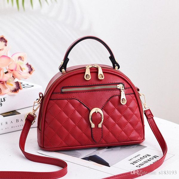 2019 brand fashion luxury designer bags buckle decoration small square package shoulder bag designer luxury handbags purses
2019 brand fashion luxury designer bags buckle decoration small square package shoulder bag designer luxury handbags purses