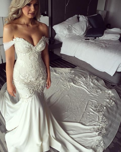 2020 new luxury mermaid wedding dresses off shoulder lace appliques beaded tulle open back chapel train custom plus size bridal gowns, White
2020 new luxury mermaid wedding dresses off shoulder lace appliques beaded tulle open back chapel train custom plus size bridal gowns, White