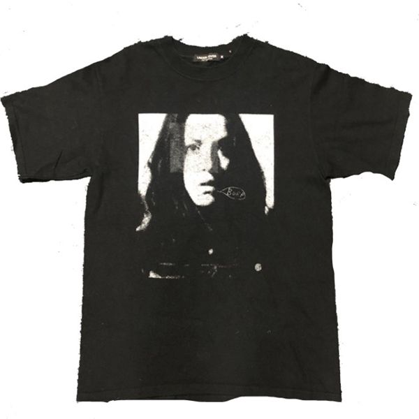 мужские дизайнерские футболки undercover 06ss archive vintage character photo print хлопок high street футболка с коротким рукавом повседнев, White;black
мужские дизайнерские футболки undercover 06ss archive vintage character photo print хлопок high street футболка с коротким рукавом повседнев, White;black