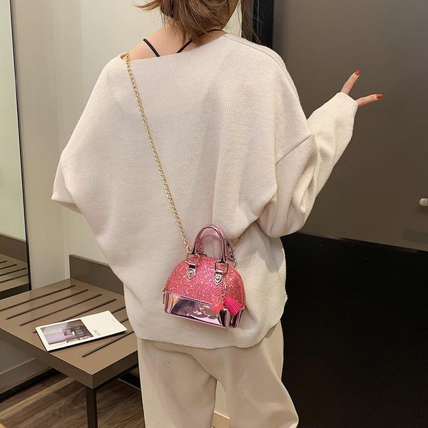 2020 new korean version of the shoulder bag women's casual fashion loose change chain diagonal bag mini sequin
2020 new korean version of the shoulder bag women's casual fashion loose change chain diagonal bag mini sequin