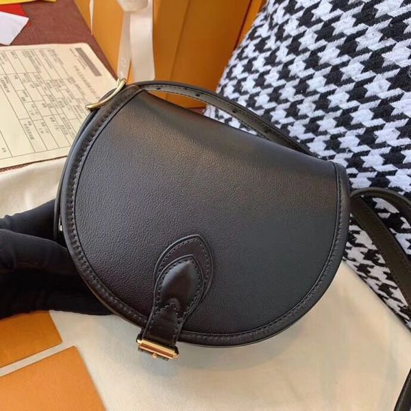 new saddle bag good high-end custom handbags brand luxury designer fashion casual trend practical style leather shoulder strap crossbody
new saddle bag good high-end custom handbags brand luxury designer fashion casual trend practical style leather shoulder strap crossbody