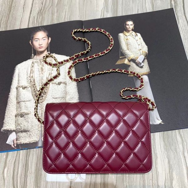 whosale original red design purse,luxury handag,wallet,made by calf,lamb skin,crocodile skin,fast delivery
whosale original red design purse,luxury handag,wallet,made by calf,lamb skin,crocodile skin,fast delivery