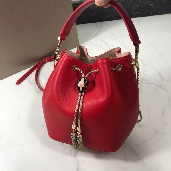 2020 new designer handbag quality luxury handbag famous brand designer handbag ladies bag diagonal bag fashion leather shoulder bag 332
2020 new designer handbag quality luxury handbag famous brand designer handbag ladies bag diagonal bag fashion leather shoulder bag 332