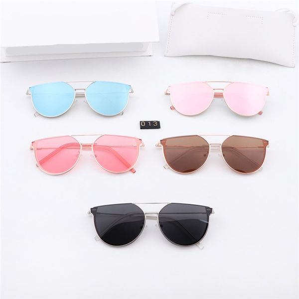 2020 new women design sunglasses fashion sun glasses full frame polarized lens personality cat eye sunglasses, White;black
2020 new women design sunglasses fashion sun glasses full frame polarized lens personality cat eye sunglasses, White;black